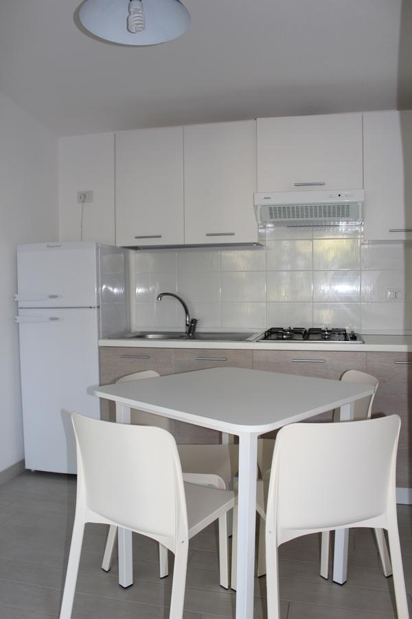 Residence Serrone Санта-Марія-ді-Кастеллабате Екстер'єр фото