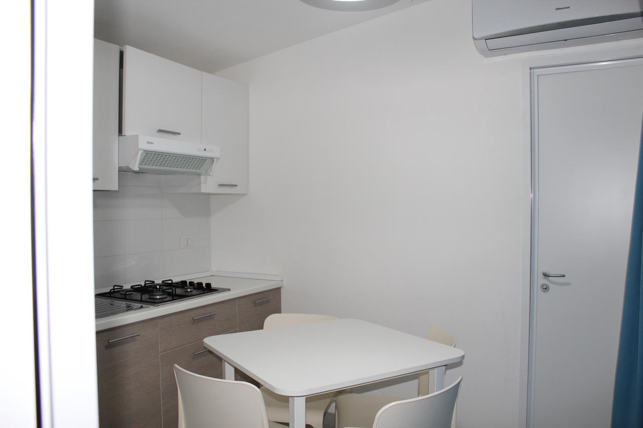 Residence Serrone Санта-Марія-ді-Кастеллабате Екстер'єр фото