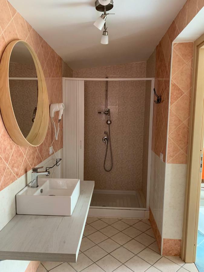 Residence Serrone Санта-Марія-ді-Кастеллабате Екстер'єр фото