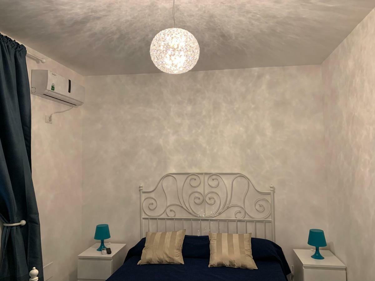 Residence Serrone Санта-Марія-ді-Кастеллабате Екстер'єр фото